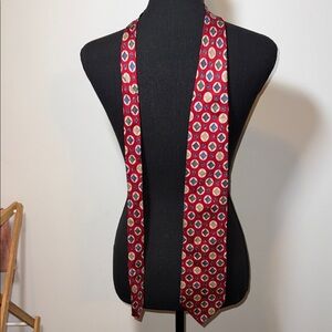 Elegant Red and Blue Geometric Tie